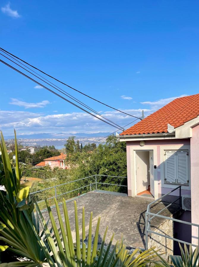 Apartment Lady Daniela Mit Meerblick In Lovran Ngoại thất bức ảnh