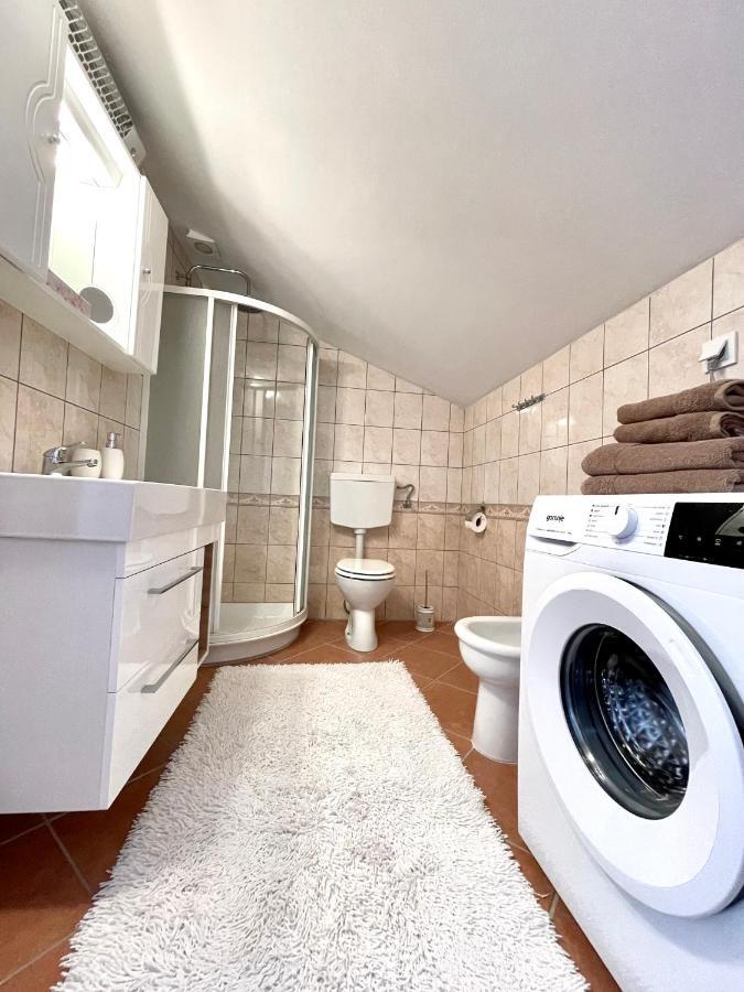 Apartment Lady Daniela Mit Meerblick In Lovran Ngoại thất bức ảnh